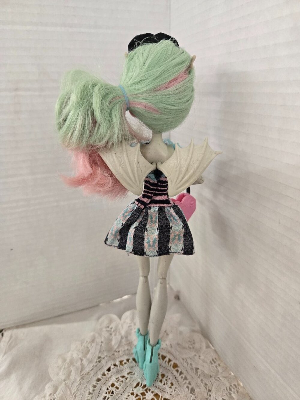 ❤ HTF G1 Monster High Love is Scaris Rochelle Goyle with wings! Purse ❤ - Picture 3 of 7